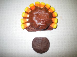 Turkey Cookie assemble tail, body and foot